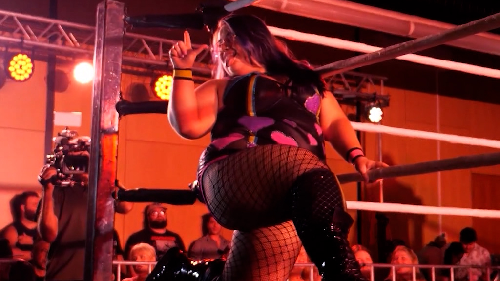 “The Juggernaut” Jay Hunter VS “Le Masseuse, The Iron Lion” Happy Kai